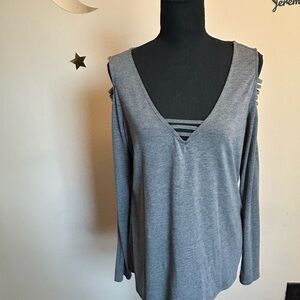 Rock & Republic Gray Long Sleeve V-Neck Top